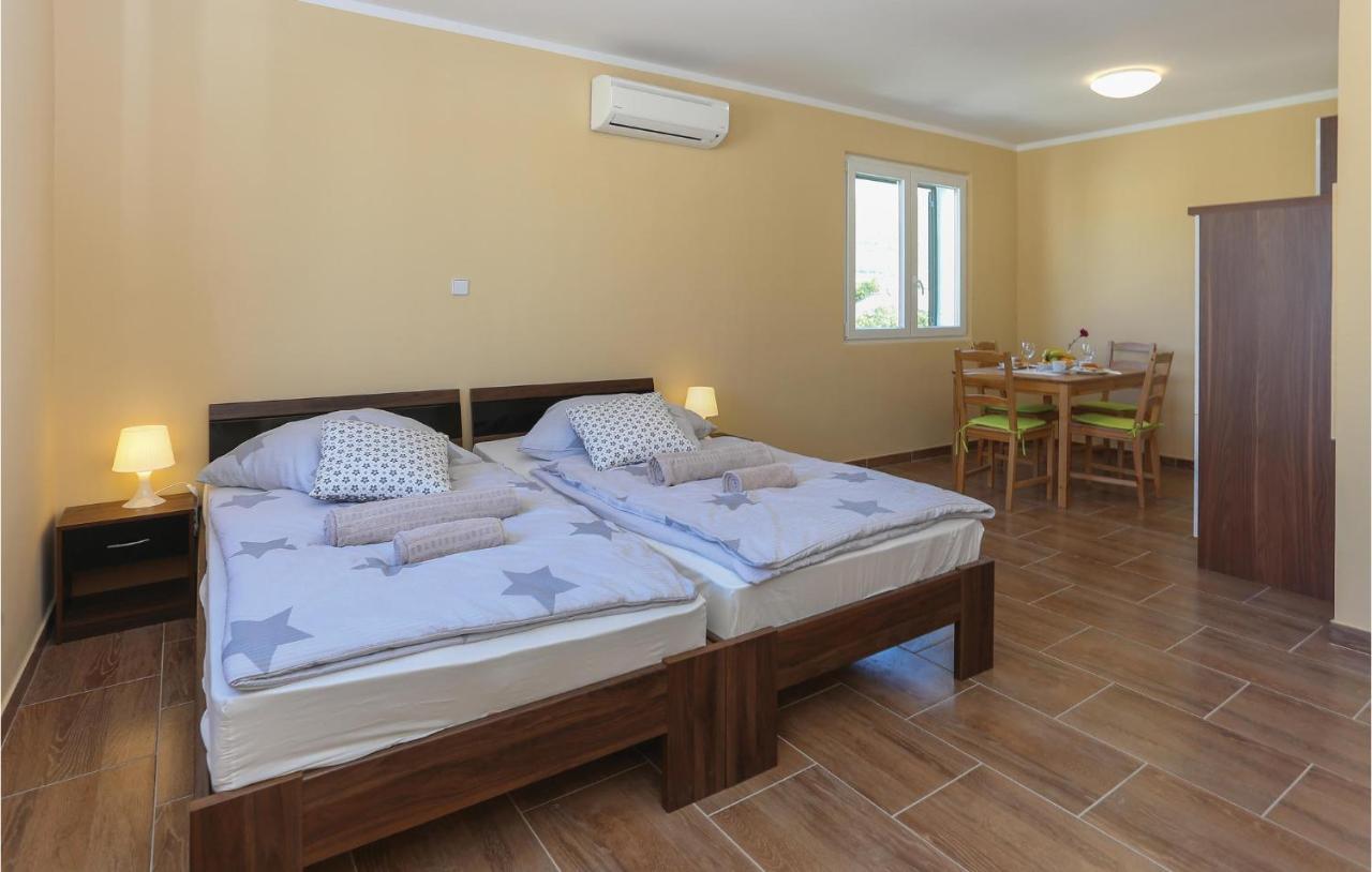 Lovely Apartment In Kastel Stari With Wifi Kaštela 외부 사진